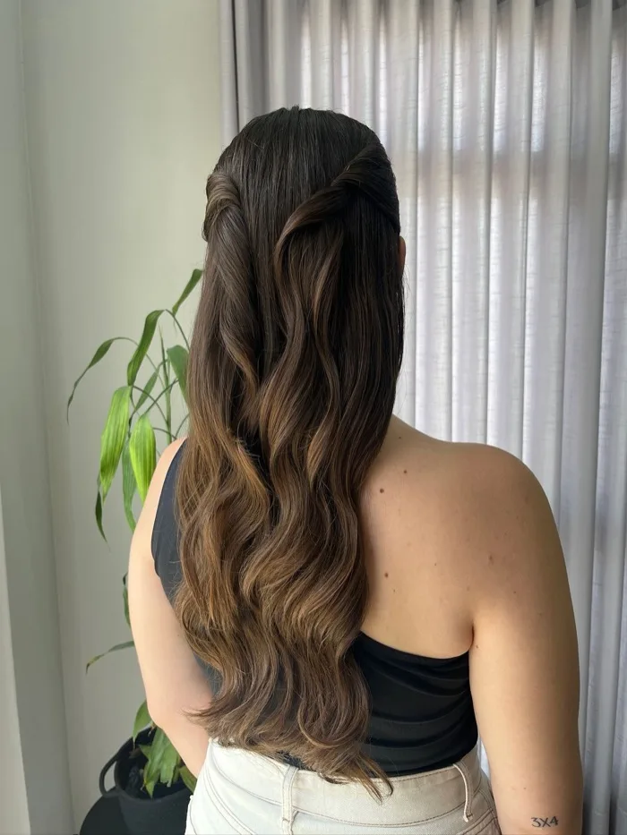 Cabelo loiro com mechas iluminadas - Aura Salão, Camobi, Santa Maria-RS